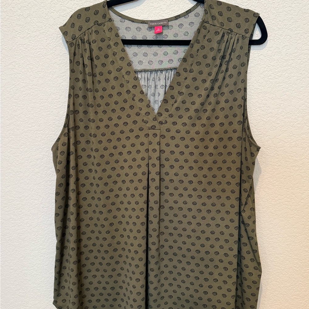 Vince Camuto Olive Patterned Sleeveless Blouse